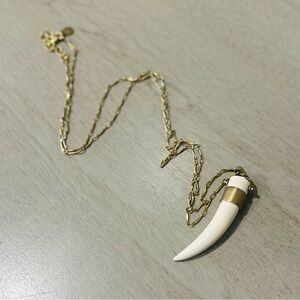 Stella & Dot Sahara Horn Pendant Necklace